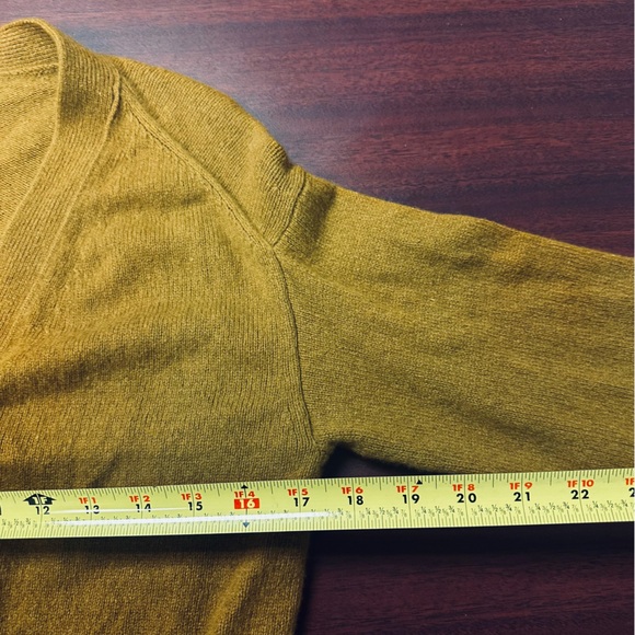 Everlane Cardigan Cashmere Sweater Womens Small Cozy Warm Cold Casual V Neck - Picture 5 of 6